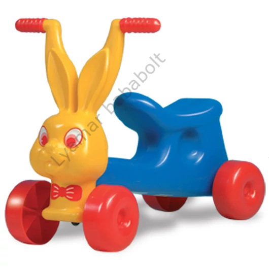 nyuszi-motor-labbal-hajtos